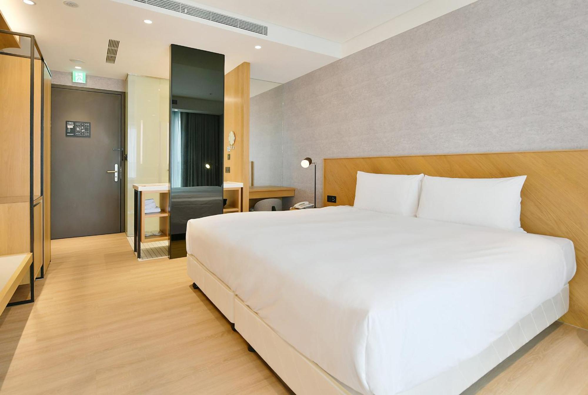Check Inn Select New Taipei Sanchong Exterior foto
